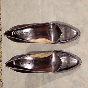 Michael Kors Sliver Pumps